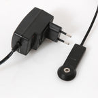 Stehlampe aus silberfarbenem Metall mit Gelenkarm und Akku