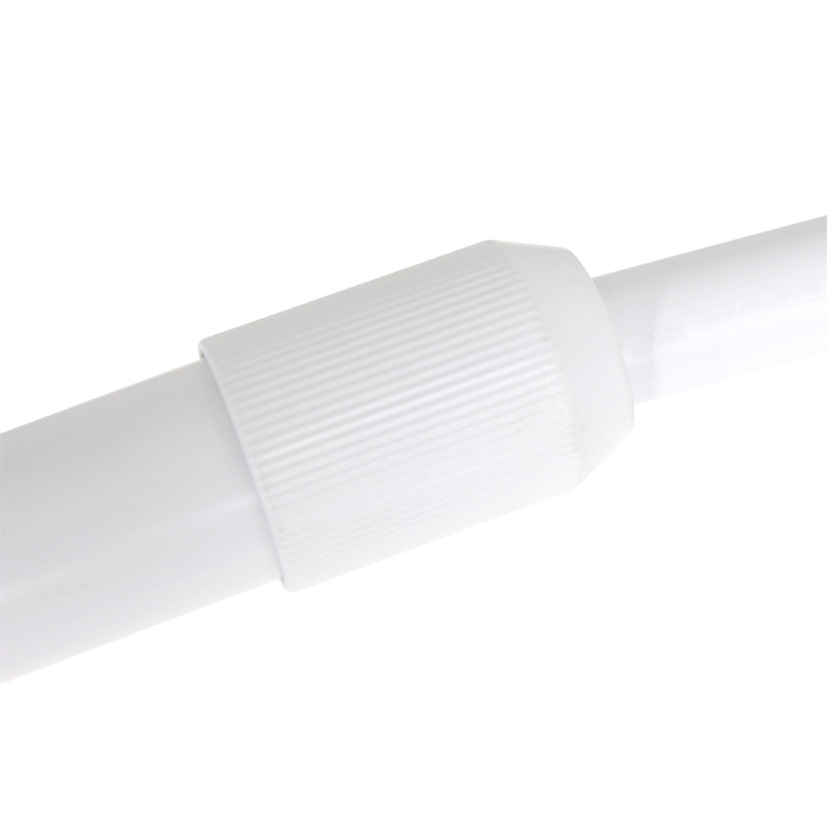 Bogenlampe in Weiß mit Schirm aus Naturfasern fürs Wohnzimmer – Ø50 cm