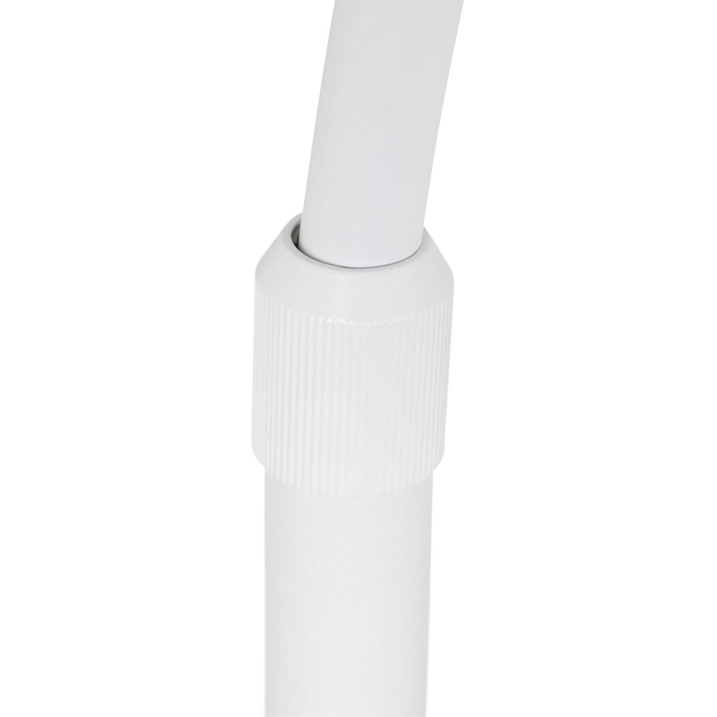 Bogenlampe in Weiß mit Schirm aus Naturfasern fürs Wohnzimmer – Ø50 cm