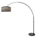 Bogenlampe in Schwarz mit geflochtenem Bambusschirm – H210-240 cm
