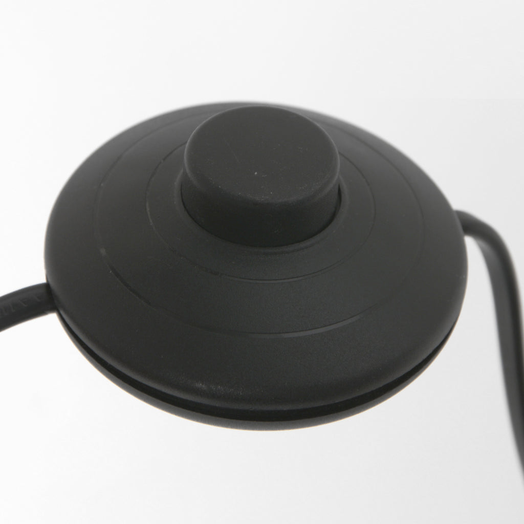 Stehlampe aus Rattan Natur mit schwarzem Gelenkgestell – Ø40 cm