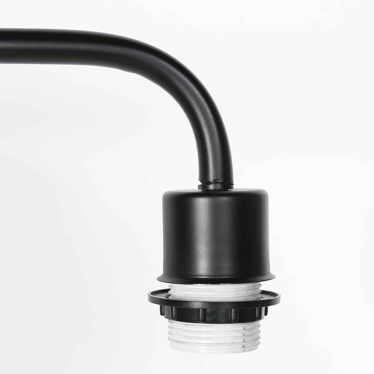 Stehlampe aus Metall in Schwarz mit Rattanschirm, schwenkbar – H165 cm