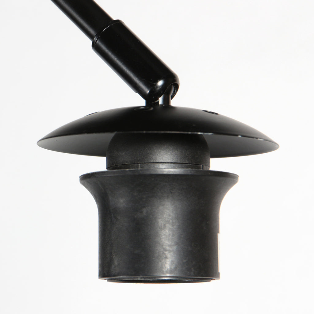 Bogenlampe aus schwarzem Metall mit Schirm aus Naturfasern – H210 cm