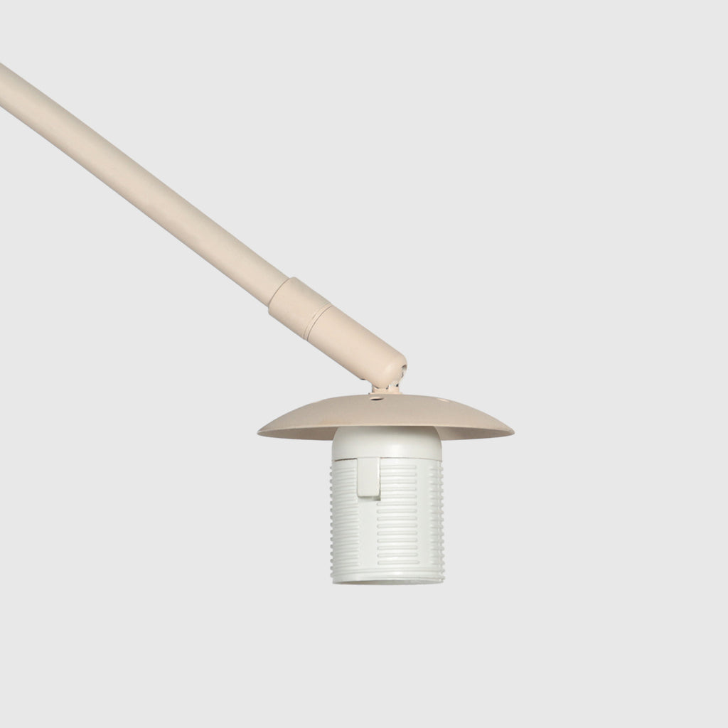 Bogenlampe aus geflochtenem Rattan in Creme mit rundem Schirm – H240 cm