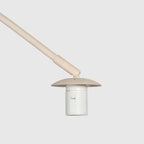 Bogenlampe aus geflochtenem Rattan in Creme mit rundem Schirm – H240 cm
