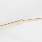 Bogenlampe aus geflochtenem Rattan in Creme mit rundem Schirm – H240 cm