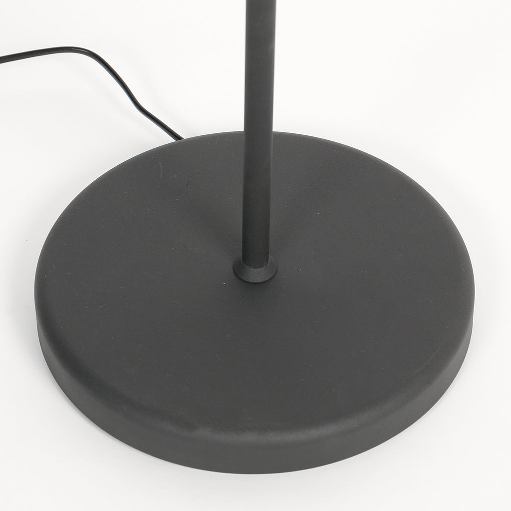 Stehlampe aus Metall in Mattschwarz mit goldfarbenem Schirminneren – H154 cm