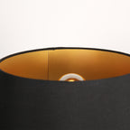 Stehlampe aus Metall in Mattschwarz mit goldfarbenem Schirminneren – H154 cm