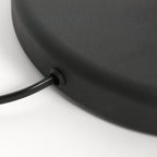 Stehlampe aus Metall in Mattschwarz mit goldfarbenem Schirminneren – H154 cm