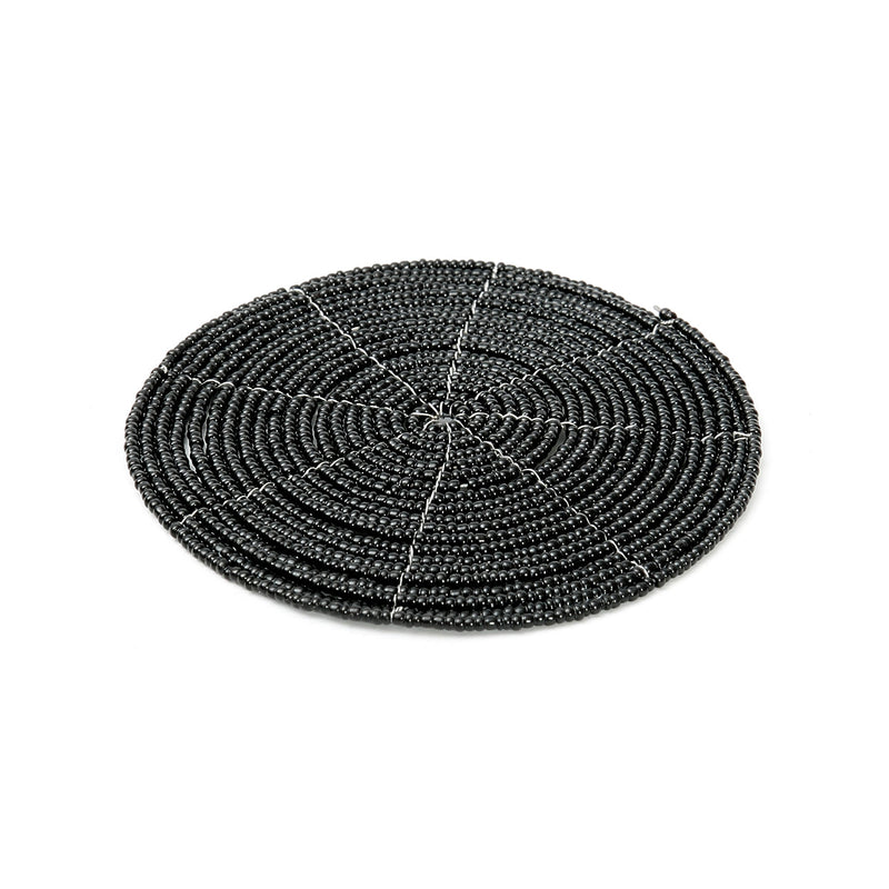 Runder Glasuntersetzer aus schwarzen Perlen mit Spiralmuster