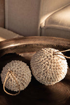 Deko-Kugel aus weißen Muscheln – Ø12 cm