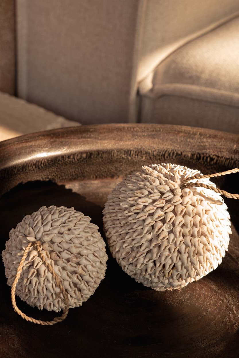 Deko-Kugel aus weißen Muscheln – Ø12 cm