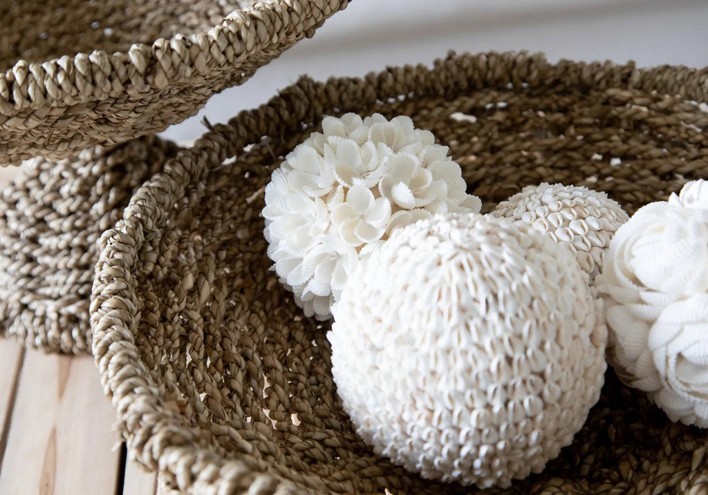 Deko-Kugel aus weißen Muscheln – Ø9 cm