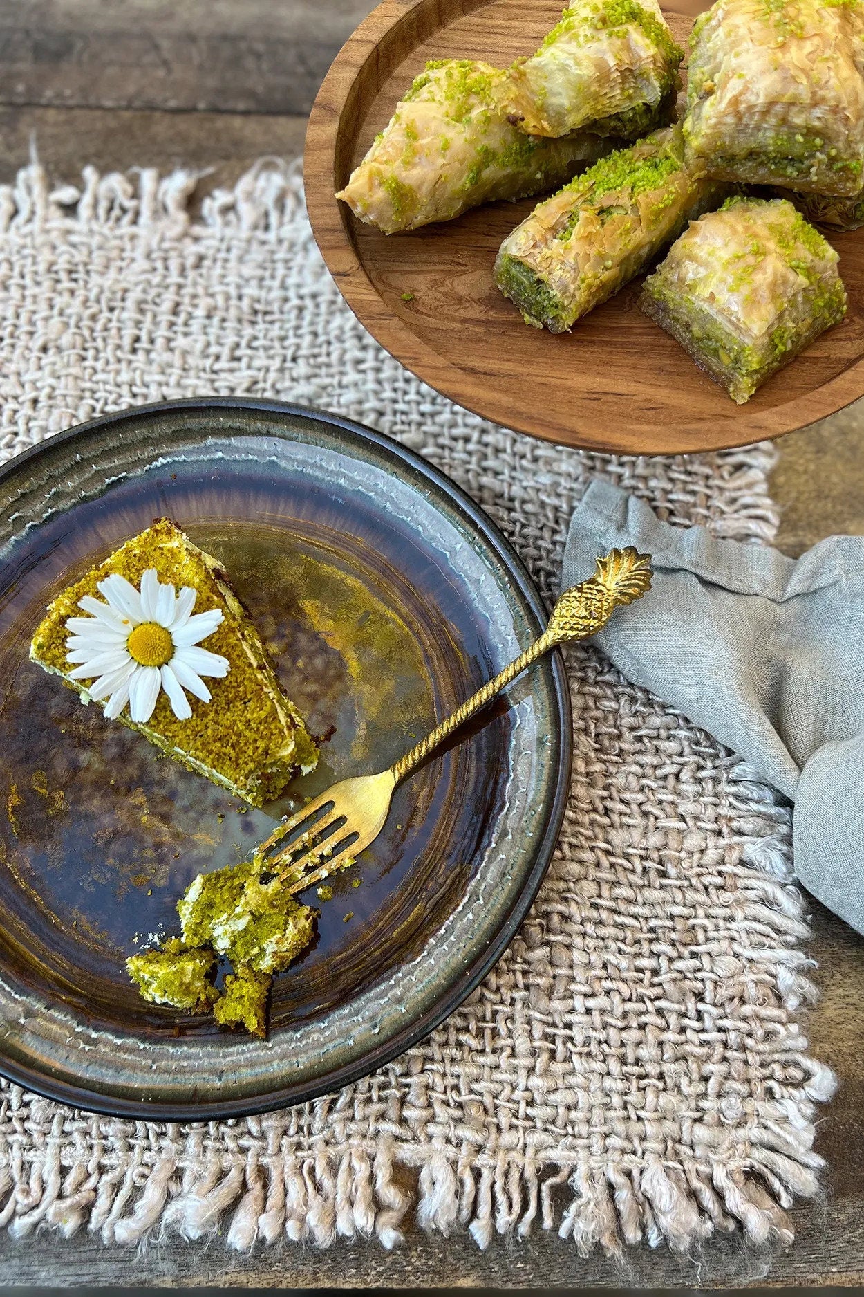 Dekogabel in Gold mit Ananas-Motiv