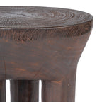 Hocker aus Massivholz in Dunkelbraun mit Schnitzoptik