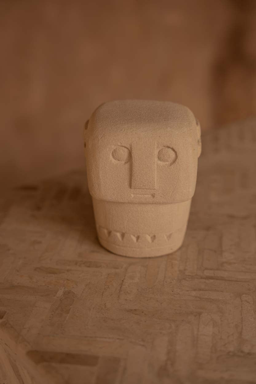 Dekofigur Gesicht aus Steinzeug in Beige mit Struktur im Primitiv-Stil