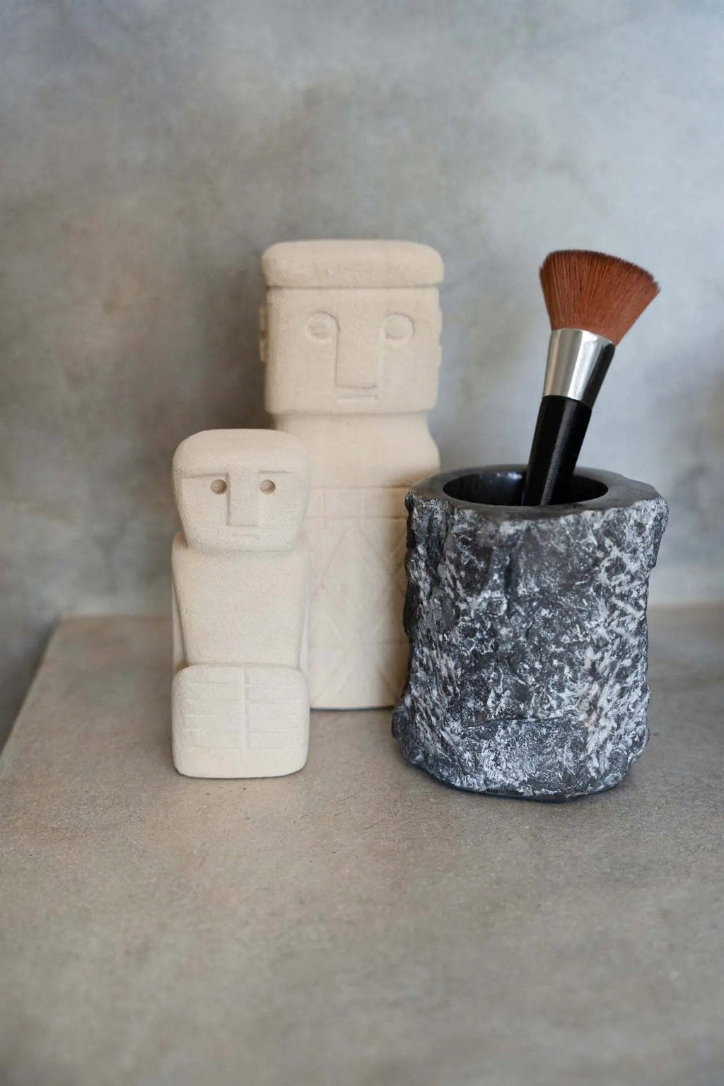 Deko-Statue aus Sandstein – anthropomorphe Silhouette – H12 cm