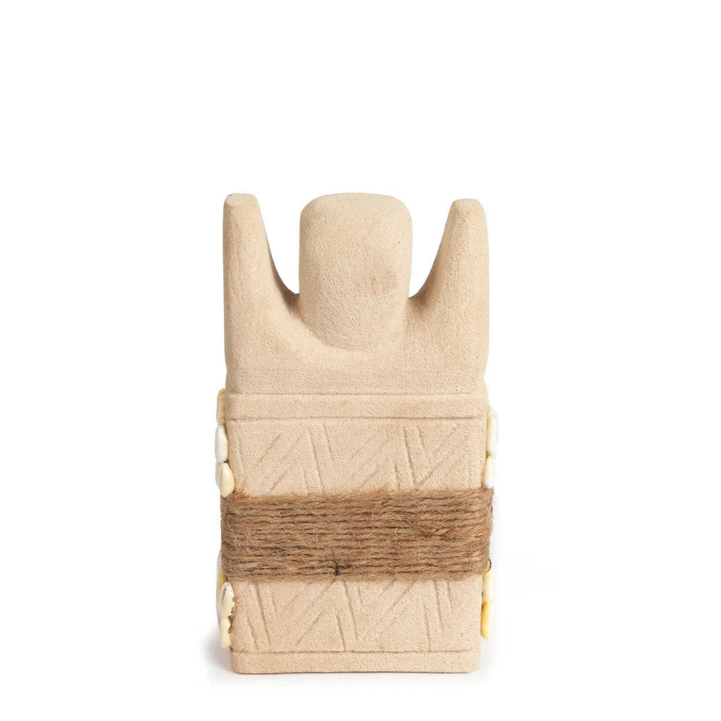 Statue Sumba-Stein aus Sandstein in Beige mit Muscheln