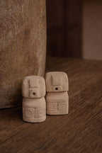Duo Salz- und Pfefferstreuer aus Steinzeug Natur Totemform 7 cm