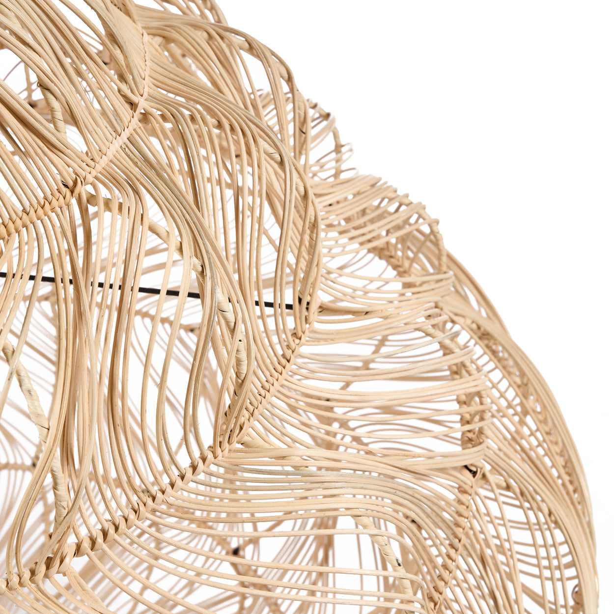 Hängeleuchte aus Naturrattan in Wolkenform mit offenem Geflecht – Ø102 cm