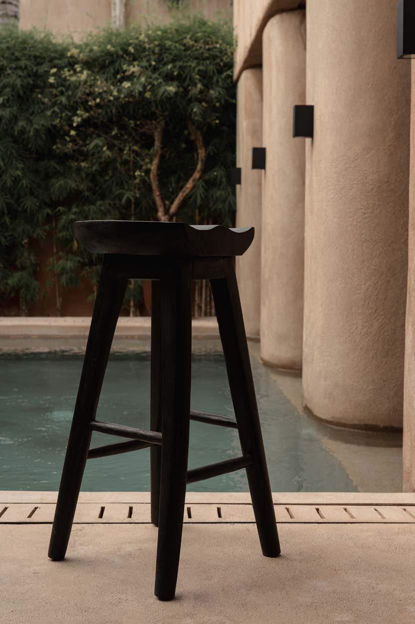 Barhocker aus Mangoholz in Schwarz mit runder Sitzfläche – H75 cm