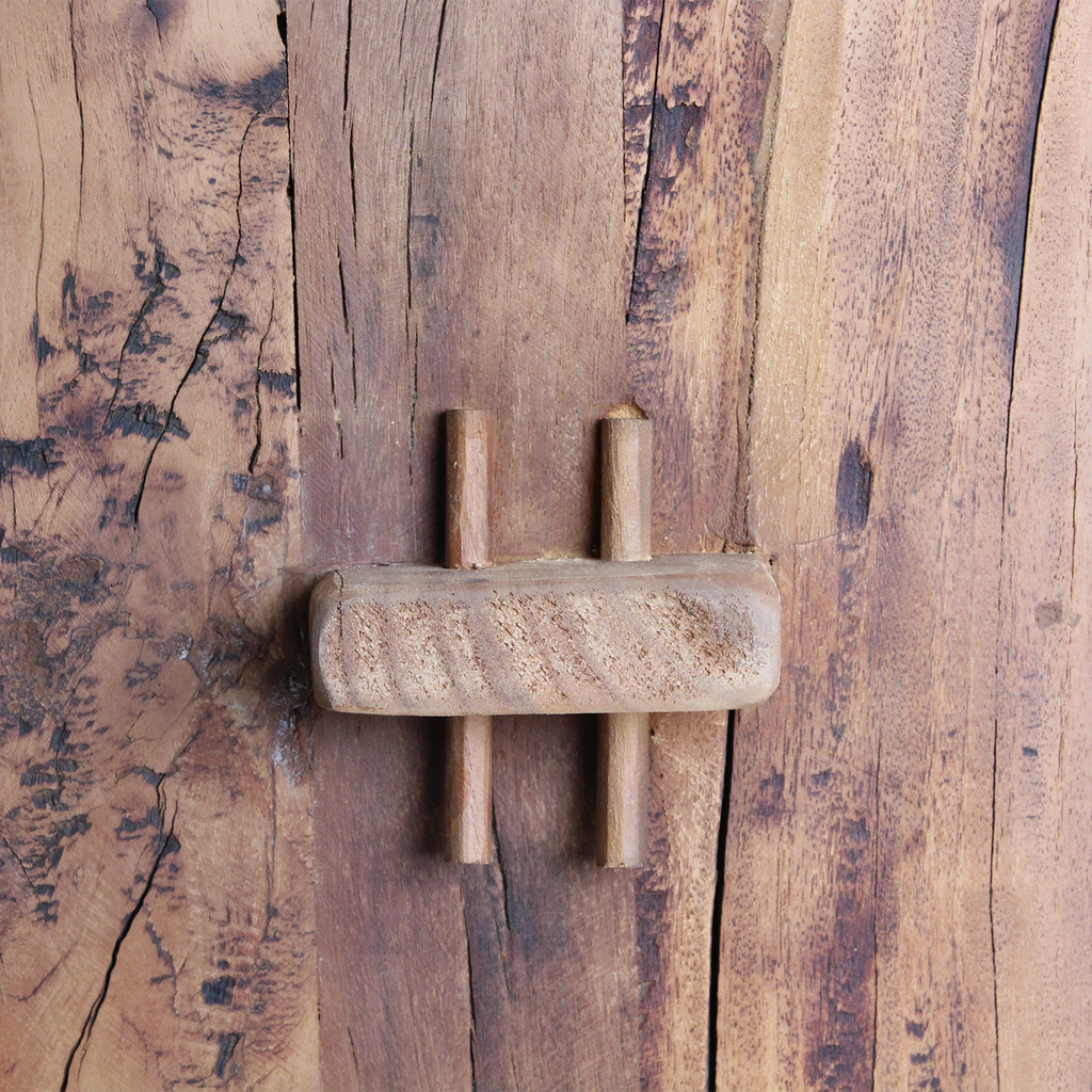 Regal aus recyceltem Holz in Braun mit kräftigen Wangen – 100x37 cm