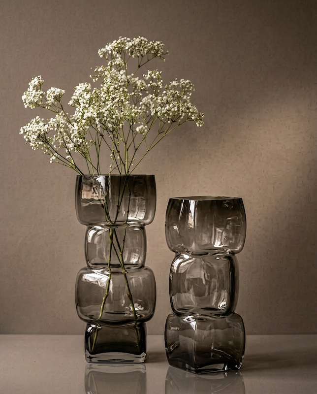 Deko-Vase aus Rauchglas in Totemform, Dunkelgrau – H 30 cm