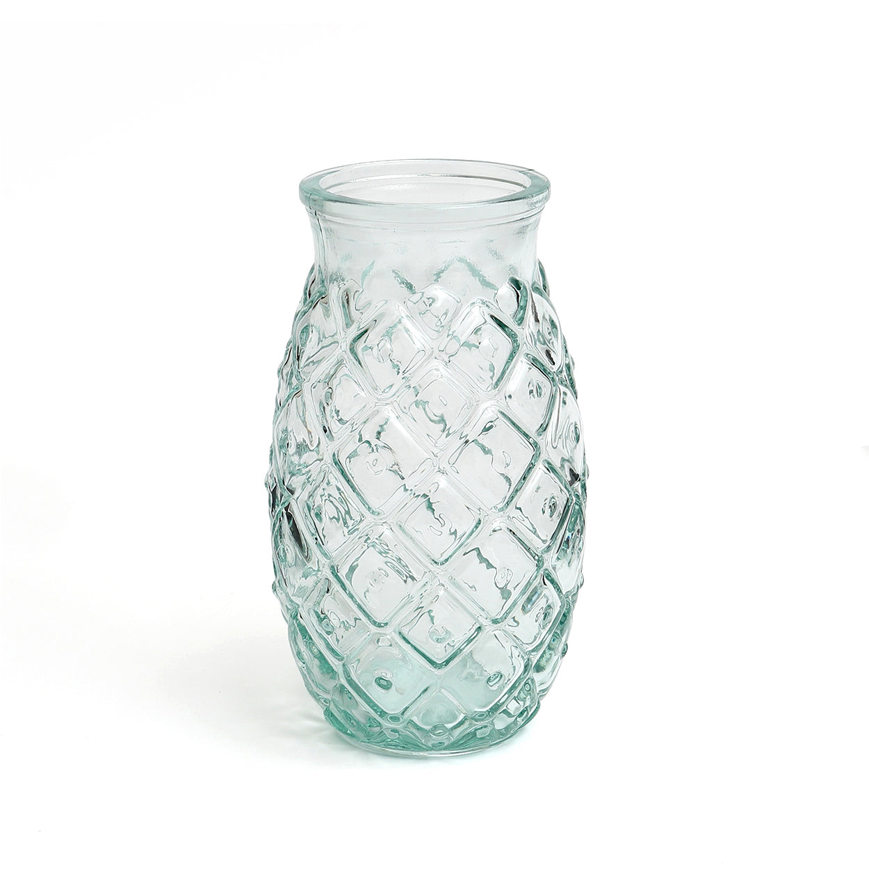 Wasserglas aus recyceltem Glas in Blau mit Rautenrelief