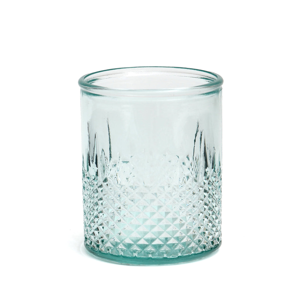 Facettiertes Trinkglas aus blauem Recyclingglas mit strukturiertem Boden