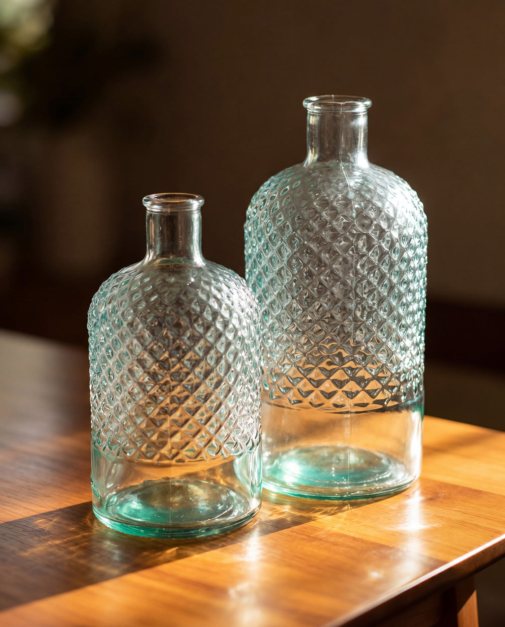 Deko-Vase aus Recyclingglas mit Rautenmuster – H22 cm