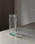Vase aus recyceltem Glas in Aquagrün mit Wellenrand – H28 cm