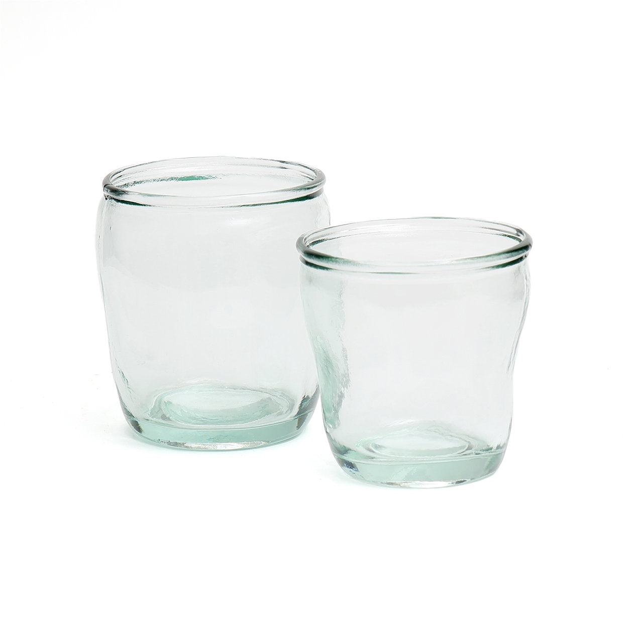Zylindrisches Trinkglas in Blau aus recyceltem Glas – H10,5 cm