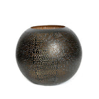 Windlicht aus Messing in Schwarz und Gold, durchbrochene Kugelform