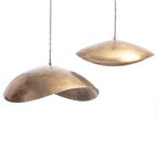 XL Hängeleuchte aus gehämmertem Metall in Messingoptik, gedreht – 100x70 cm