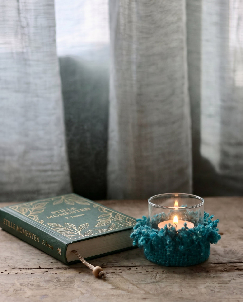 Kerzenhalter aus Glas mit Strickbezug in Aqua 8 cm