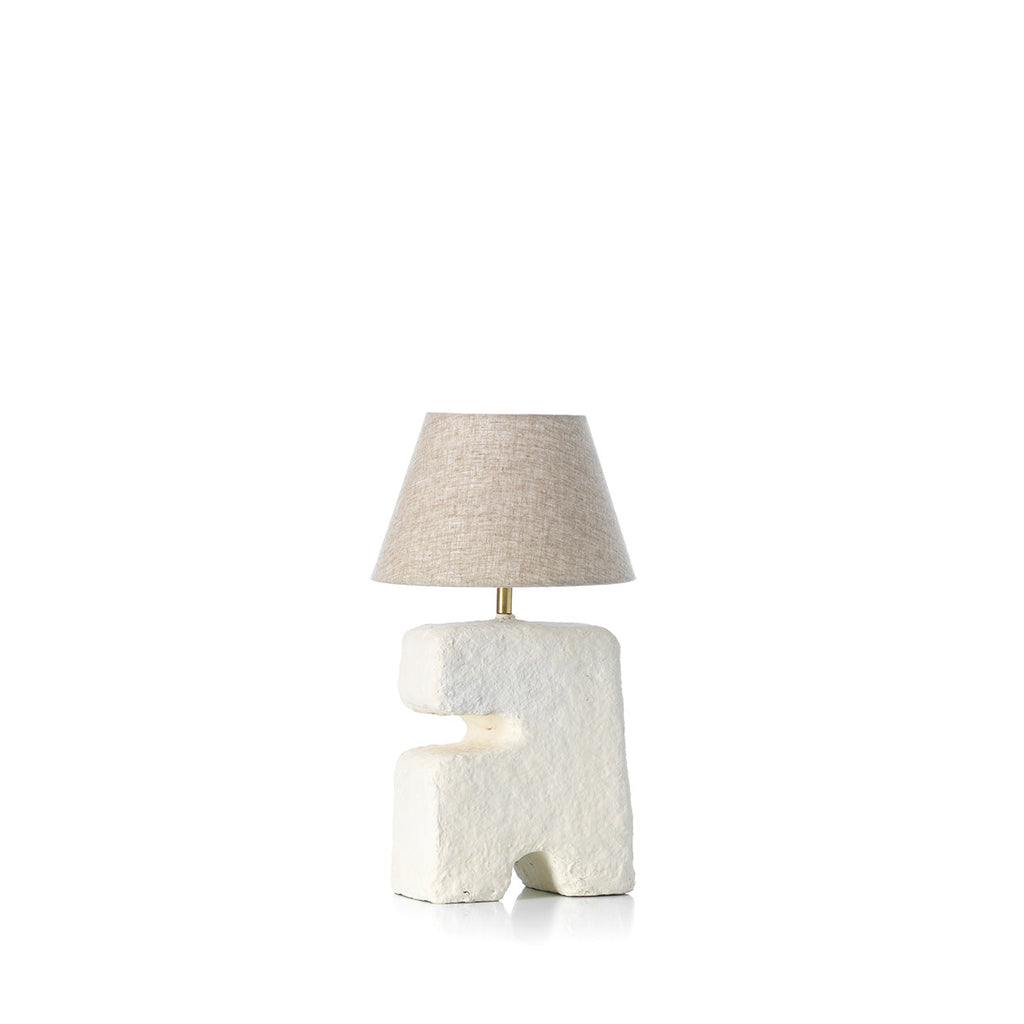 Weiße skulpturale Tischlampe aus Pappmaché für den Nachttisch – H25 cm