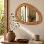 Asymmetrischer Wandspiegel aus Teakholz Natur – 40x60 cm