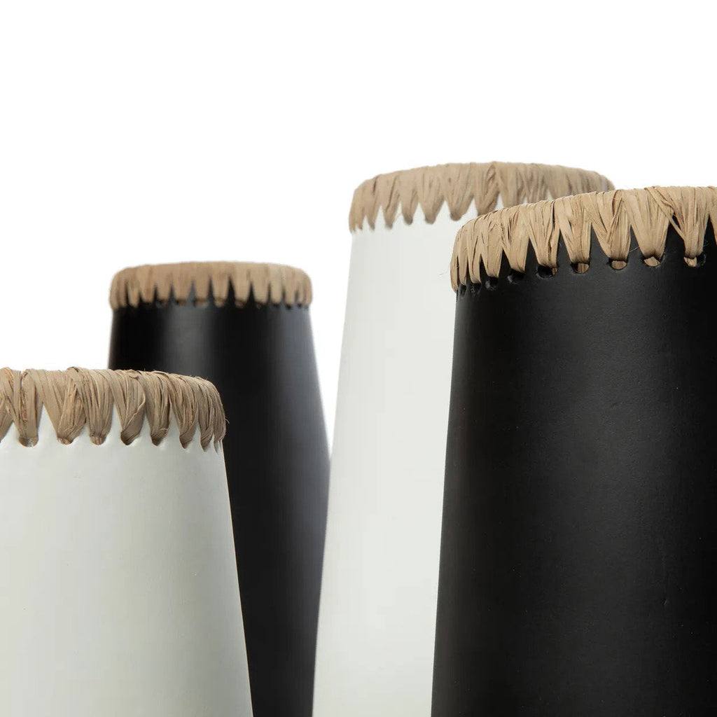 Deko-Vase aus Terrakotta und Raffia in Schwarz 26 cm