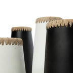 Deko-Vase aus Terrakotta und Raffia in Schwarz 26 cm