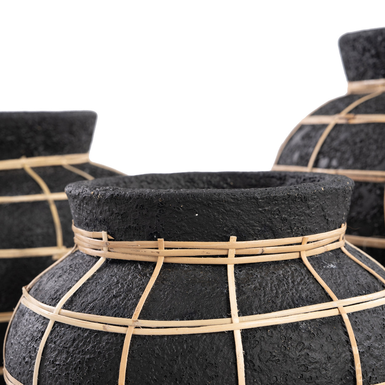 Runde Vase aus Terrakotta und Rattan in Schwarz Natur 19 cm