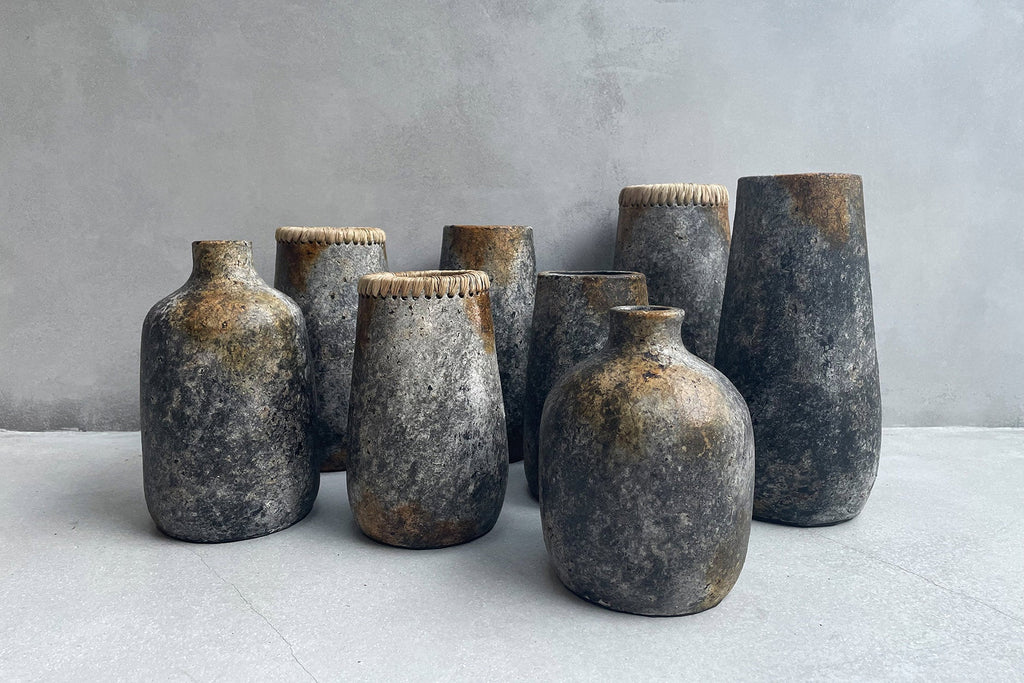 Vase aus Terrakotta in Steinoptik, grau gesprenkelt – H26 cm - M