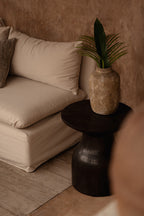 Deko-Vase aus Terrakotta in Creme, Krugform, patiniert – H30 cm - M