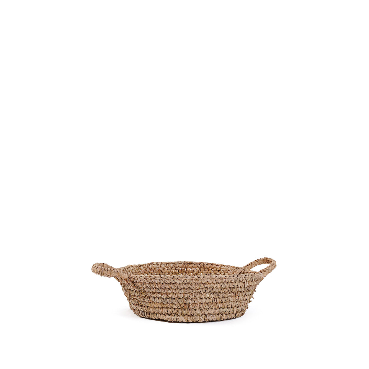 Runder Korb aus Naturraffia mit integrierten Griffen