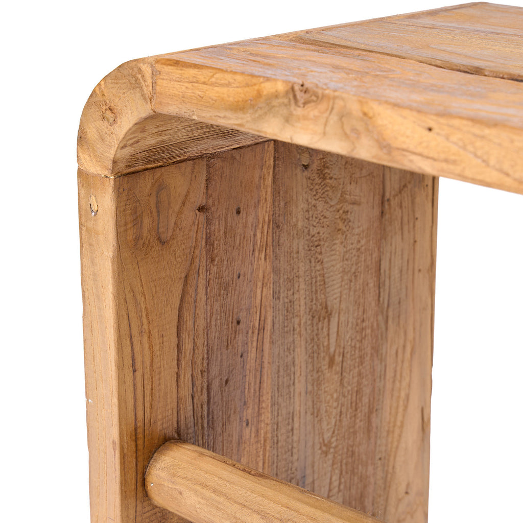 Beistellhocker aus massivem Teak mit weichen Rundungen – 30x40 cm