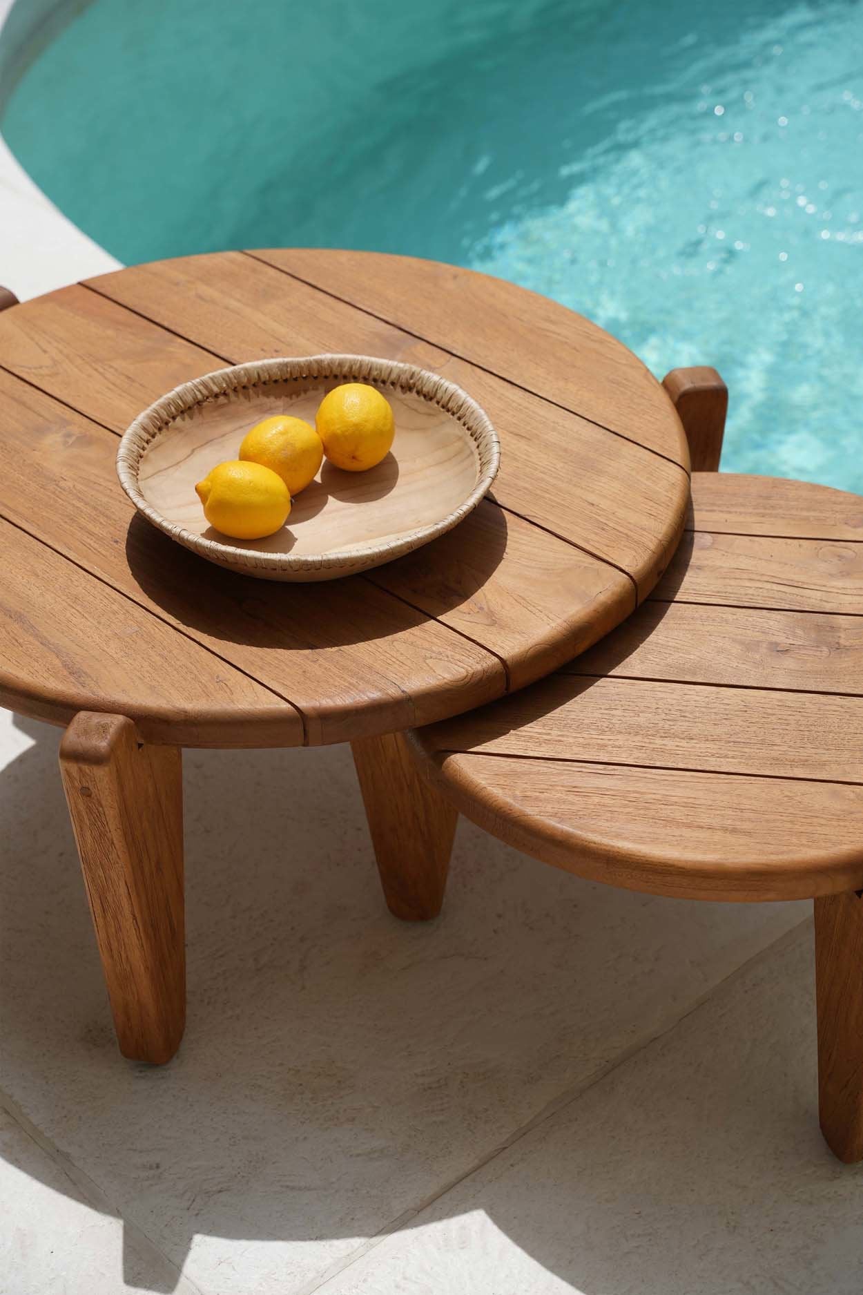 Runder Couchtisch aus recyceltem Teak Natur für Garten oder Terrasse – Ø50 cm