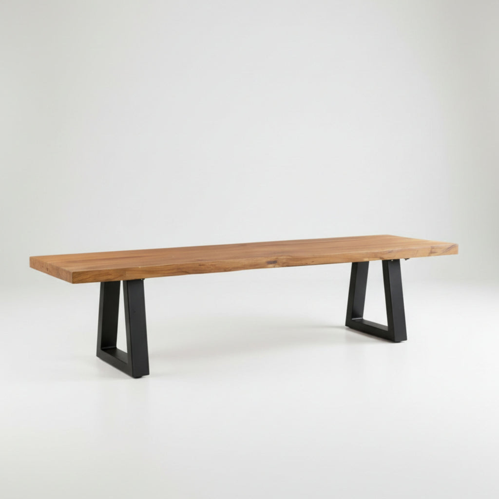 Bank aus recyceltem Teakholz mit schwarzen Metallfüßen, rechteckig – 220x100 cm