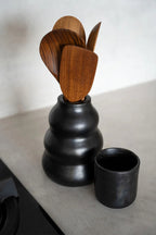 Handgemachte Vase aus Terrakotta in Schwarz 13 cm x 6 cm
