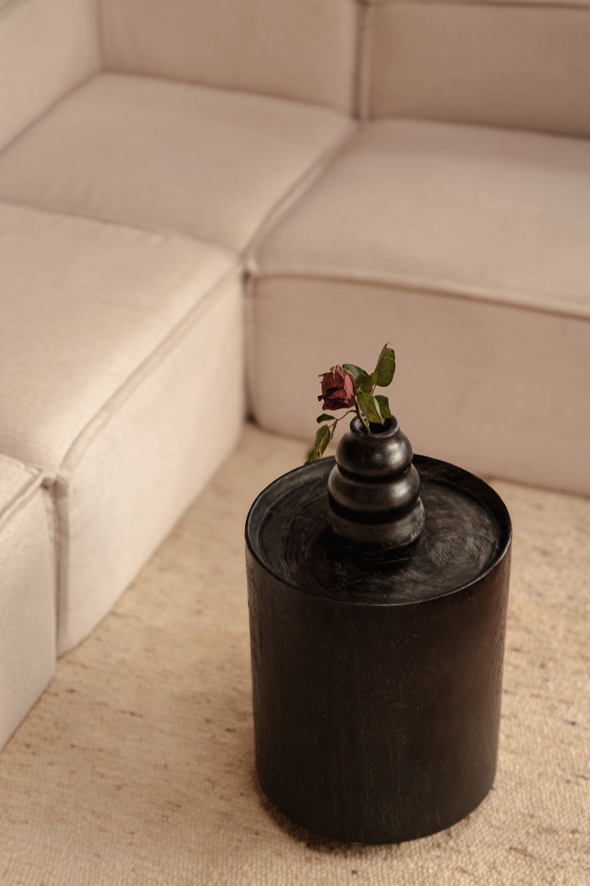 Handgemachte Vase aus Terrakotta in Schwarz 13 cm x 6 cm