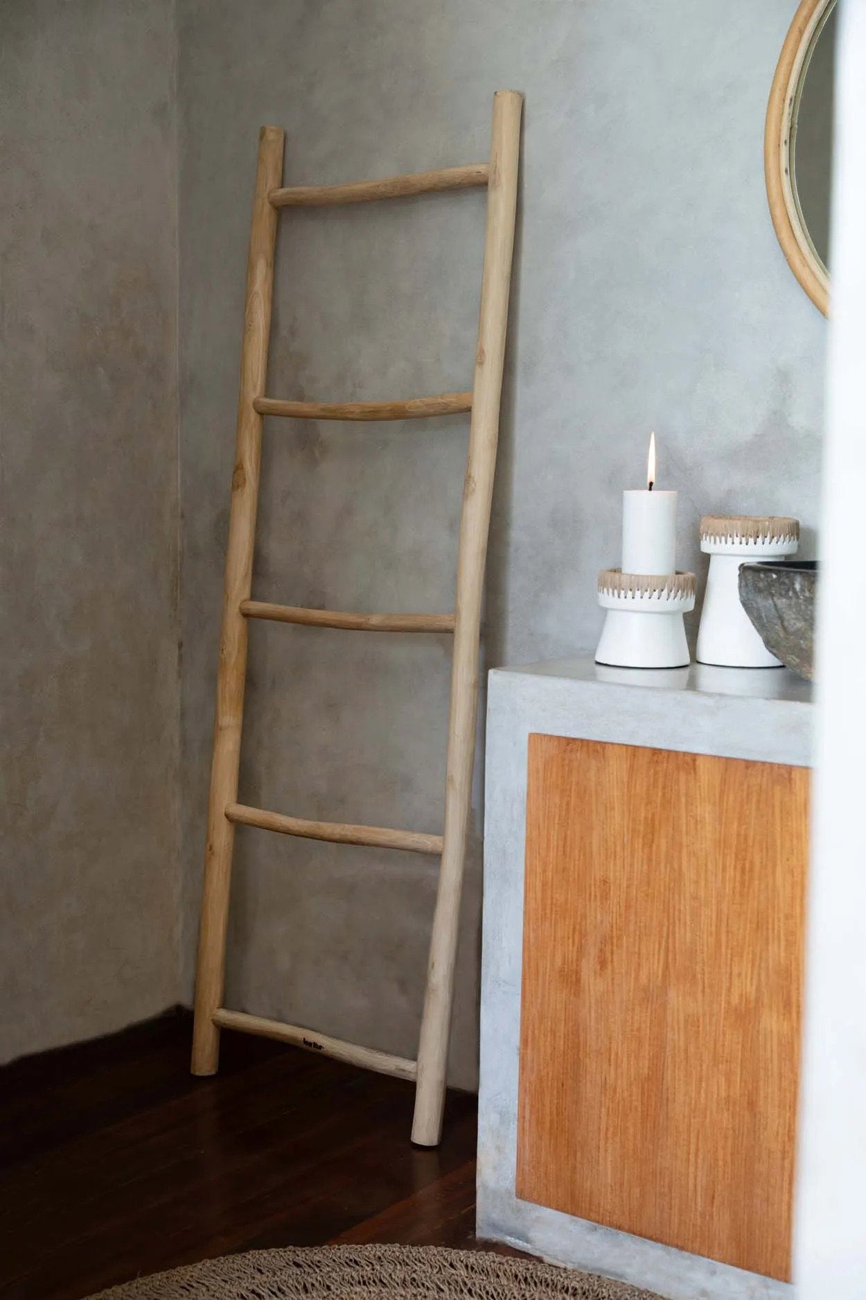 Deko-Leiter aus Naturteak – asymmetrische Struktur – H165 cm