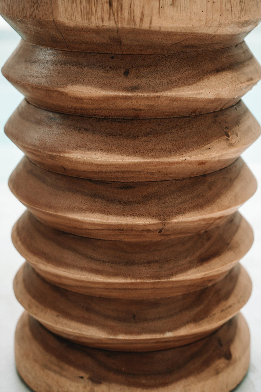 Hocker aus massivem Suar-Holz Natur 45 cm